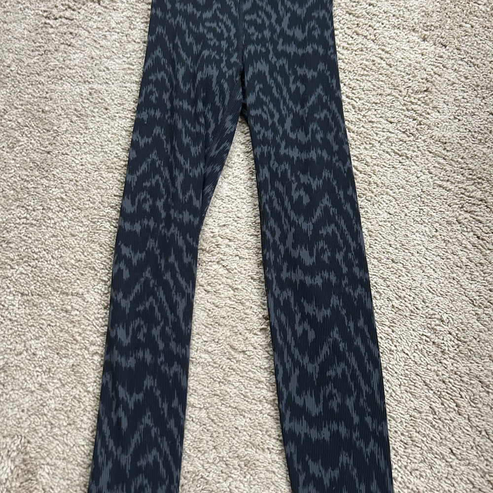 Aerie Black and Gray Patterned Leggings